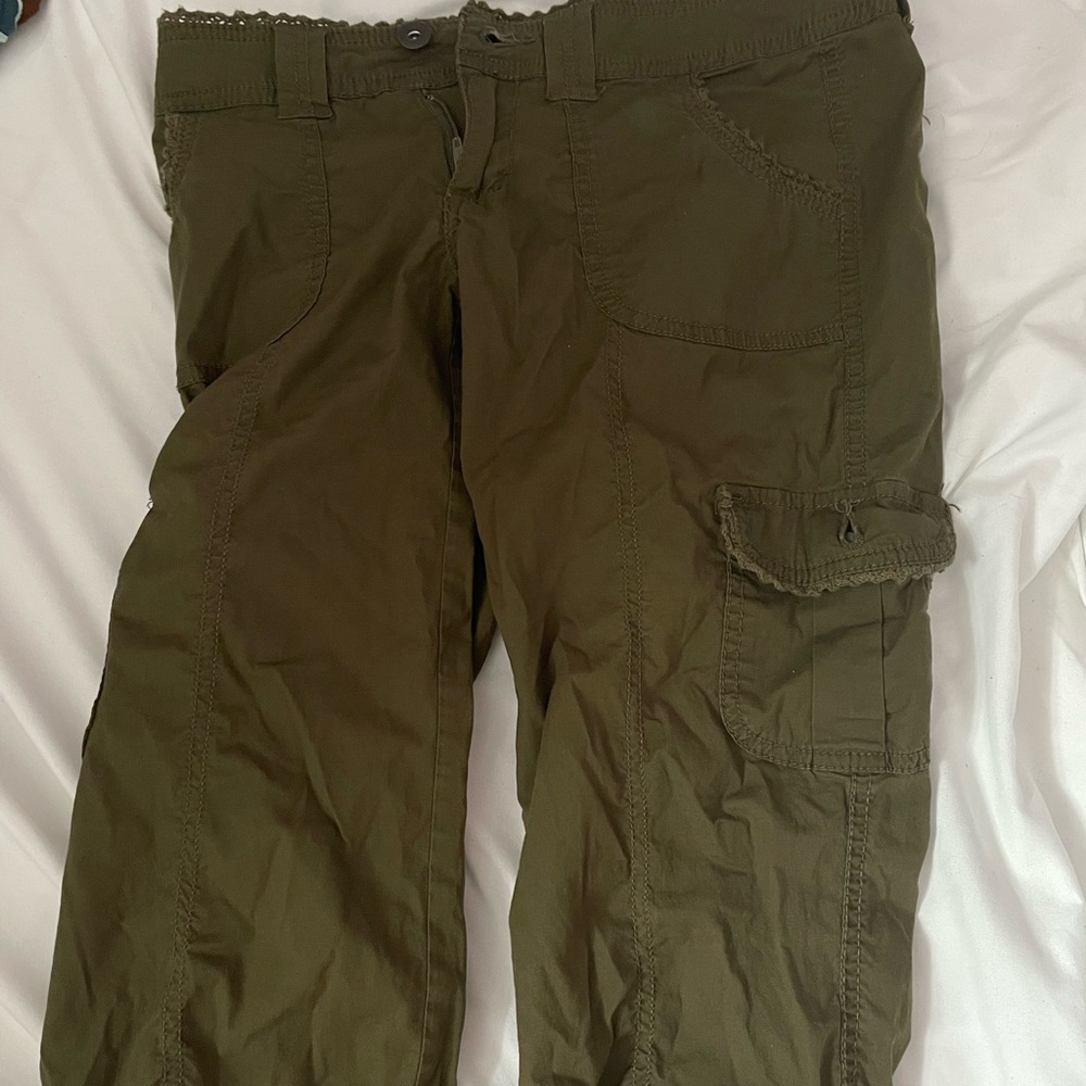 green capri pants